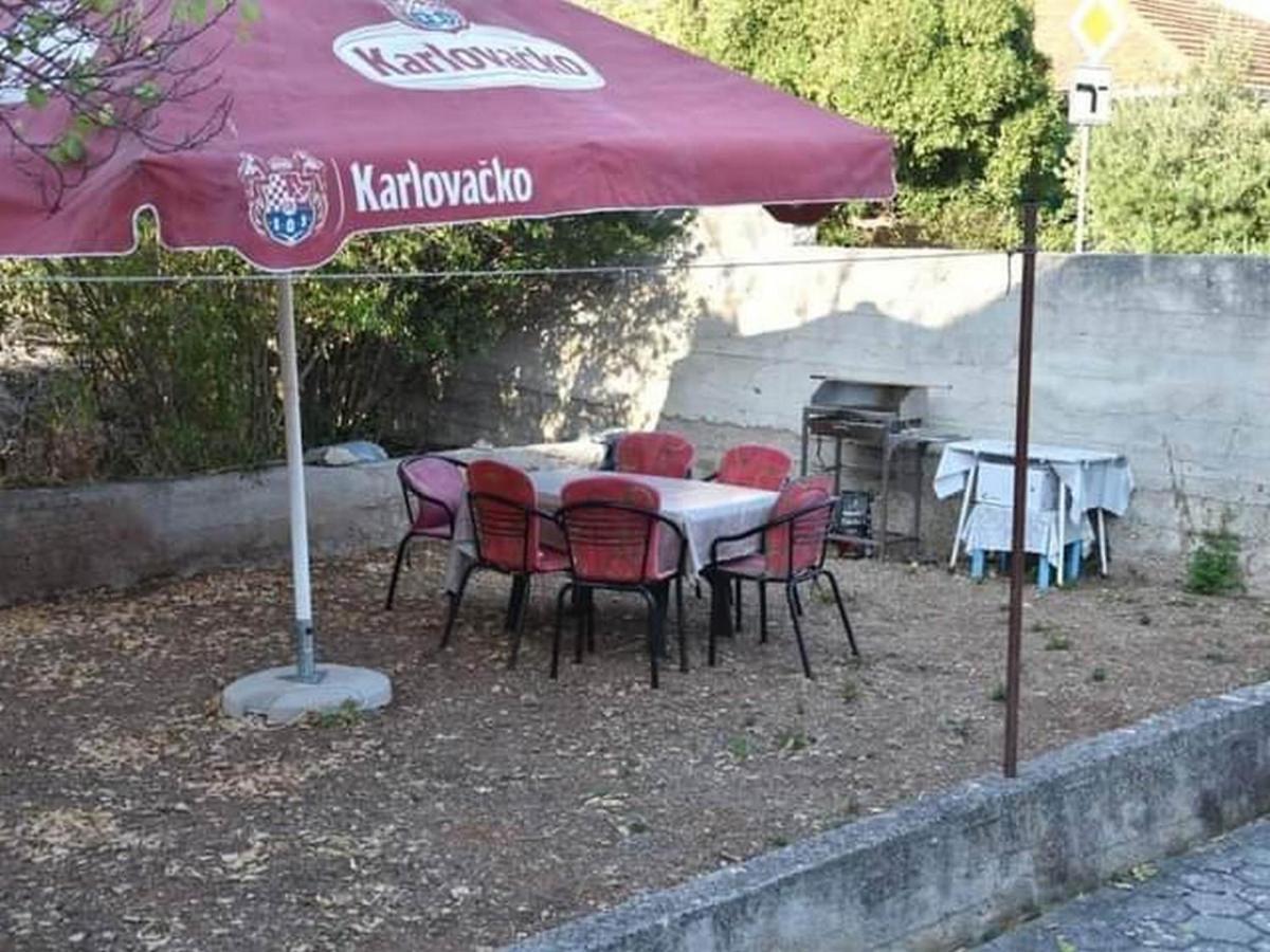 Apartment Manigo Supetar Εξωτερικό φωτογραφία